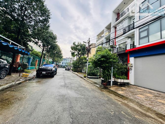 Tòa Nhà VP 4 Tầng KDC Tên Lửa, 10x20m, HĐ Thuê 9 Năm, NH Định Giá 30 Tỷ, Nay Chỉ 20 Tỷ