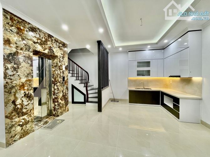 BÁN NHÀ TRẦN DUY HƯNG, 50m 6T THANG MÁY, MT 9m, NỘI THẤT ĐẸP, NHÀ MỚI, OTO GẦN, GIÁ 13 TỶ