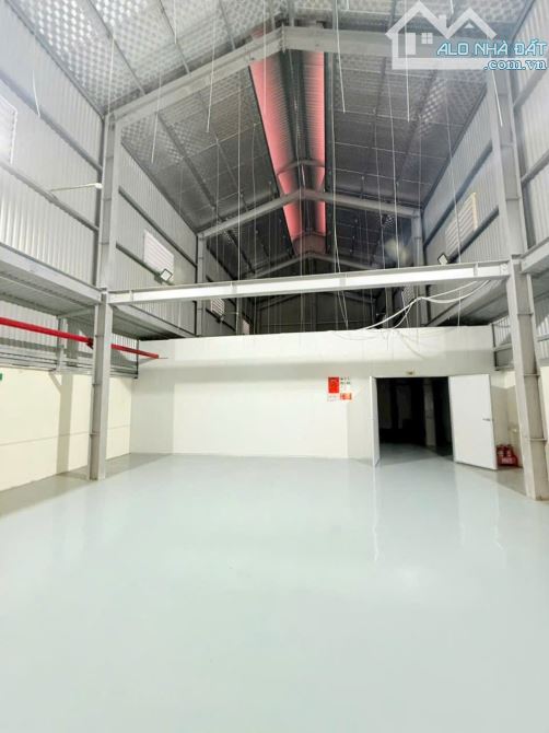 Bán nhà xưởng 3 tầng Dabaco Khúc Xuyên dt 330m mt 10m giá 11.8 tỷ