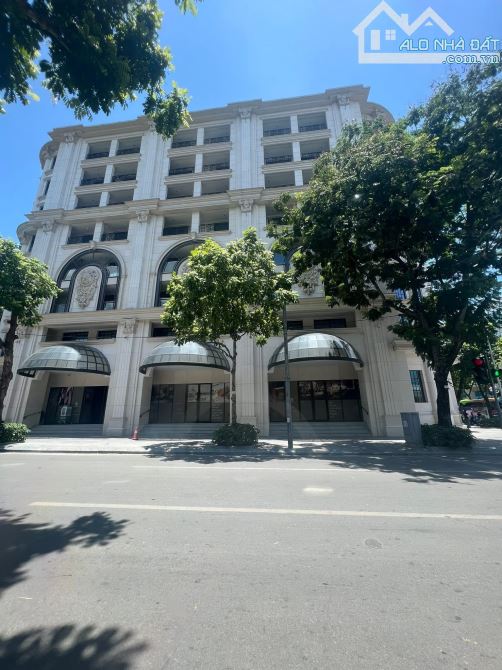 Bán chung cư The Grand Hà Nội Hàng Bài, tầng 6. 131m², 3 ngủ, sổ đỏ lâu dài, view đẹp.