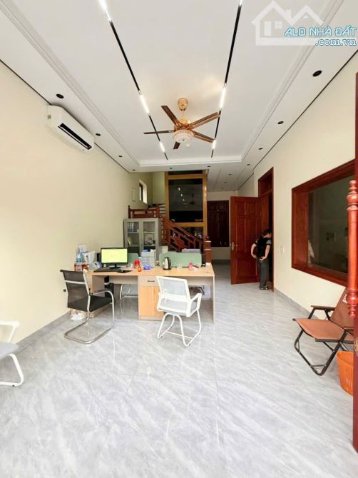 Bán Nhà Xưởng 3 Tầng Hoàn Thiện DABACO KHÚC XUYÊN, Đối diện hồ sinh thái, Làn 2 Đường 286