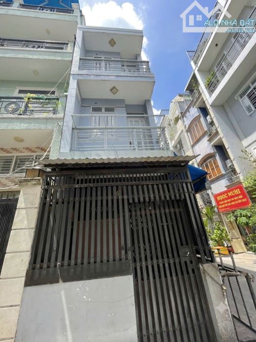 Nhà bề ngang 9m mặt tiền đường số 42 , p4,q4