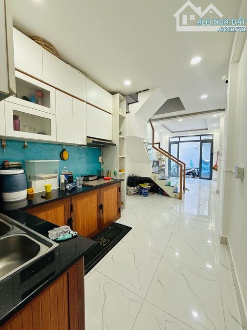 Nhà 3 tầng 30m2 Xô Viết Nghệ Tĩnh gần ĐH Hutech chỉ nhỉnh 4.xty