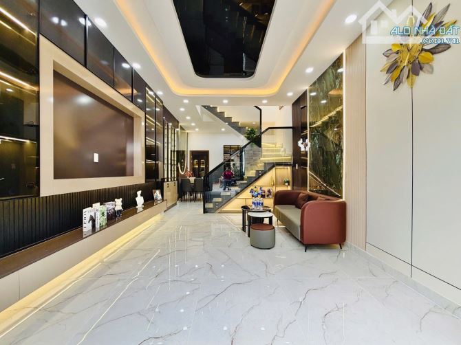 Nhà đẹp, hẻm xe hơi ngay Lê Quang Định, Bình Thạnh - 3 tỷ 610 / 52m2. Sổ sẵn, pháp lí sạch