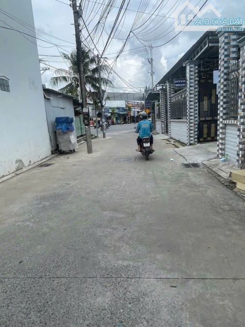 Bán trọ hẻm 36 đường Hoàng Quốc Việt có 8 phòng giá 2.6 tỷ