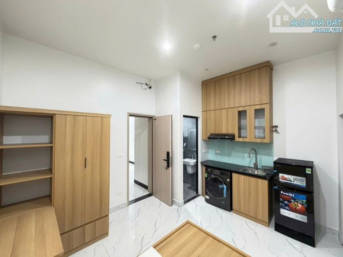 Tòa CCMN đường Láng, xây mới 55m2*7 tầng thang máy, mặt ngõ thông, ô tô đỗ cửa .