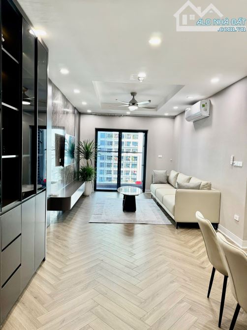 Rất Gấp! Bán Nhanh Căn Góc 100m, 3 Ngủ, 6.5 Tỷ, Tầng Đẹp, Chung Cư Goldmark City, Hà Nội