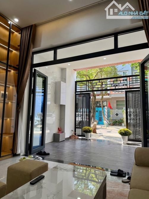 Продаётся дом, 5 спален, 80 м², Cẩm Lệ