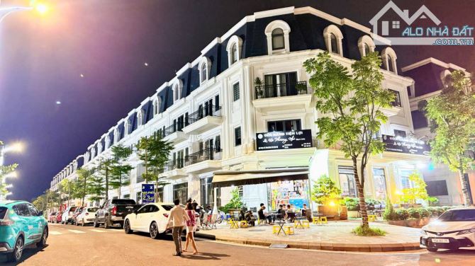 NHÀ GÓC 03 MẶT TIỀN FULL NỘI THẤT ĐƯỜNG VÕ NGUYÊN GIÁP TRUNG TÂM TP HUẾ, THUẬN TIỆN KD