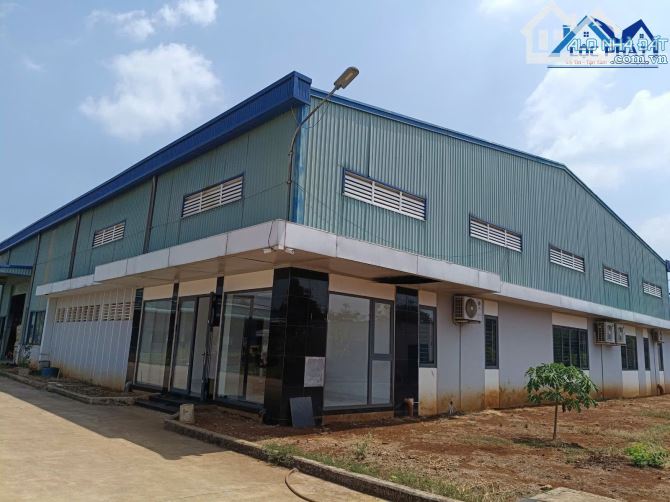 Bán nhà xưởng 10.000m2 khu công nghiệp Long Khánh giá 32,5 tỷ
