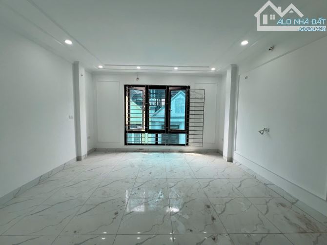 KIM GIANG 39m2 7 TẦNG THANG MÁY Ô TÔ TRÁNH KINH DOANH NHÀ MỚI LONG LANH NHỈNH 11 TỶ
