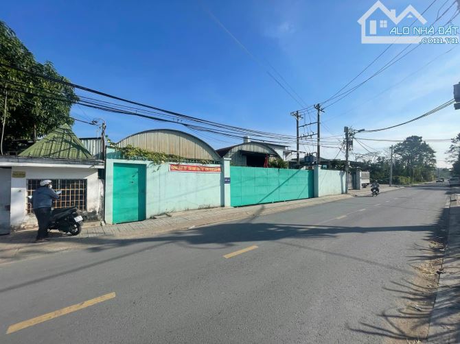 NHÀ XƯỞNG XUÂN THỚI SƠN HOCMON– QUỸ ĐẤT 1.300M² – 650M² THỔ CƯ – GIÁ CHỈ 31 TỶ
