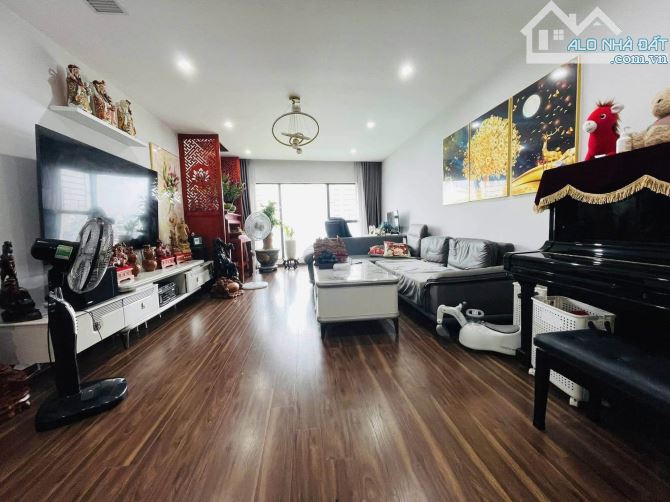 Chung cư Mặt hồ Ngọc Khánh, 161m, Căn góc vip, Nhà đẹp full nội thất cao cấp, View hồ vip