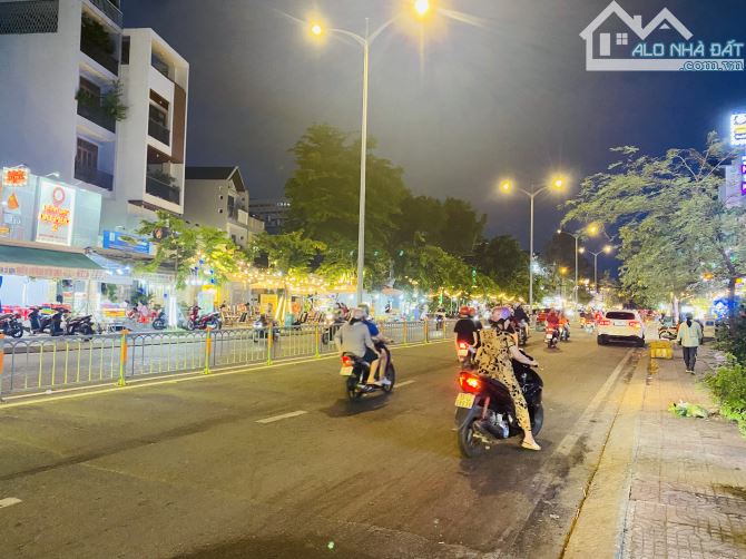 25,5 Tỷ MT Tạ Quang Bửu sát Parc Mall Q8. DT: 80m² - 5 Tầng. 6PN.
