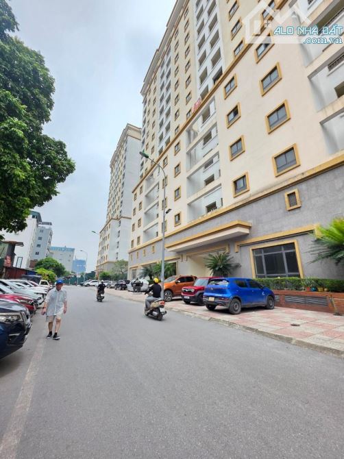 VIP-CHUNG CƯ PHỐ HOÀNG ĐẠO THÀNH DT70M,2 NGỦ - LÔ GÓC -TIỆN ICH-GIÁ 5.3 TỶ