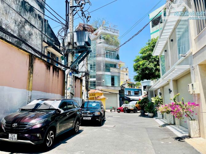 bán nhà mặt tiền nguyễn thị huỳnh ngay nguyễn văn trỗi