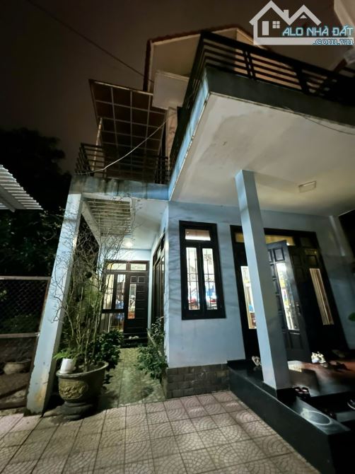 Bán Nhà Biệt Thự Sân Vườn 2 tầng 2 măt tiền KQH Thuỷ Thanh 2, View Công viên