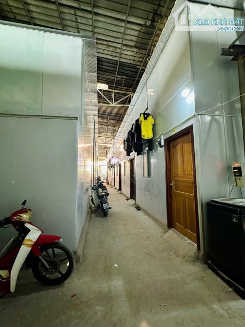 Dãy trọ MT Đường - 28 phòng – Dt 1100m² x 3 tầng – Dòng tiền 70 triệu/th
