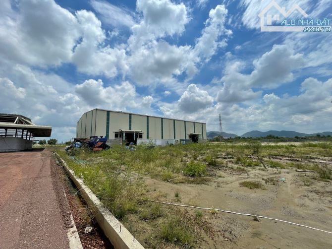 Bán kho xưởng KCN Phú Mỹ 3, Bà Rịa, Vũng Tàu; 115m x 180m; 20.600m2; Giá: 95 tỷ