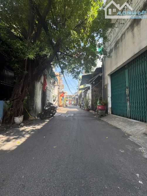 TÂN PHÚ GIÁP QUẬN 11 - HẺM XE TẢI TRÁNH – NGANG HIẾM 5.5M – XE HƠI VÀO NHÀ – NHỈNH 6 TỶ