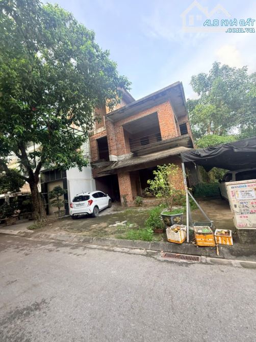 Bán biệt thự thô khu Sao Đỏ Ngô Gia Tự Hải Phòng 152m² mặt tiền 10m giá 16,5 tỷ