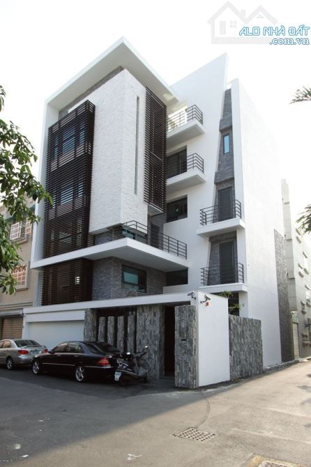 Bán nhà góc 2MT Cách Mạng Tháng 8 - 458m2 khu VIP biệt thự sang trọng