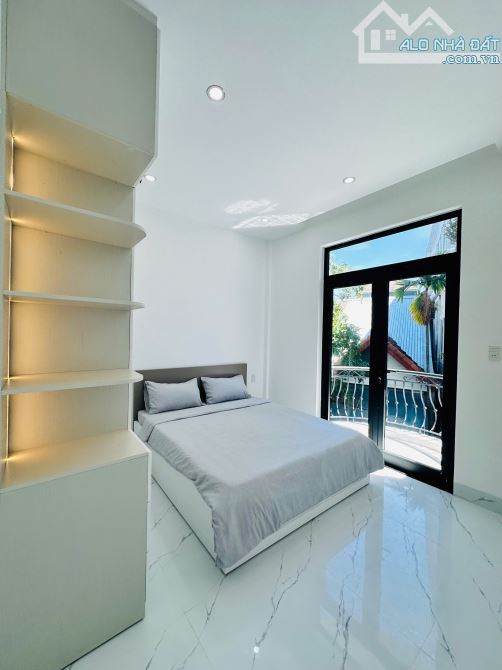 NHÀ 3 TẦNG TÂN CỔ ĐIỂN HÙNG VƯƠNG – TRUNG TÂM TP HUẾ – CHỈ 2,9XX TỶ 🔥