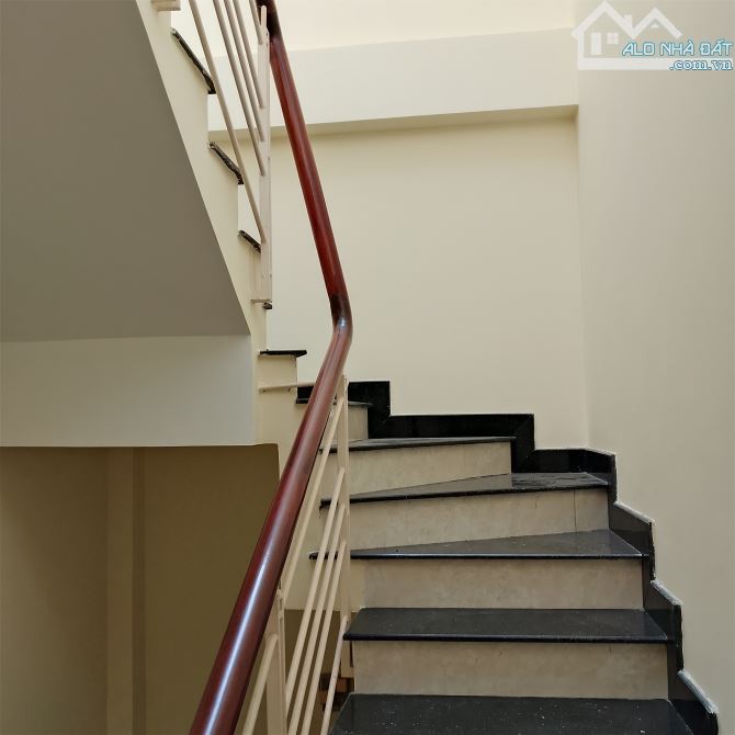 Hẻm xe hơi Phan Xích Long 4 tầng - 7,5mx8m. Giá 10,6 Tỷ