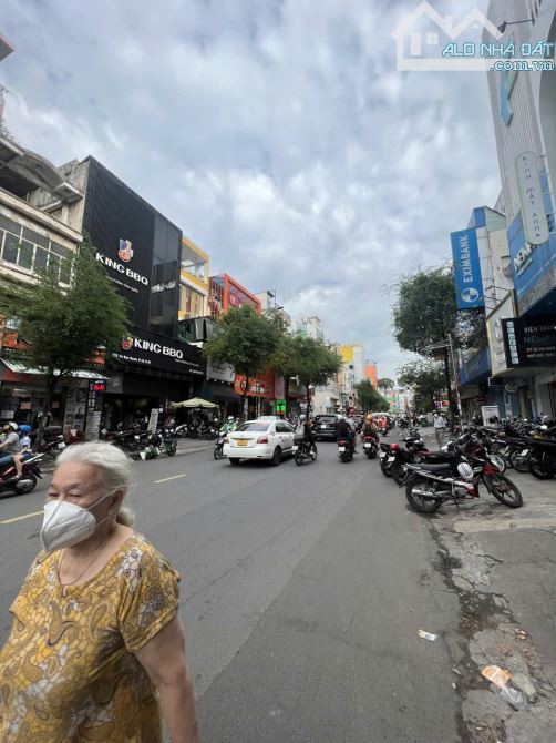 Building MT 722 Sư Vạn Hạnh, Quận 10, DT 8x17m 136m2, Hầm 10 tầng nổi, giá 130 tỷ TL