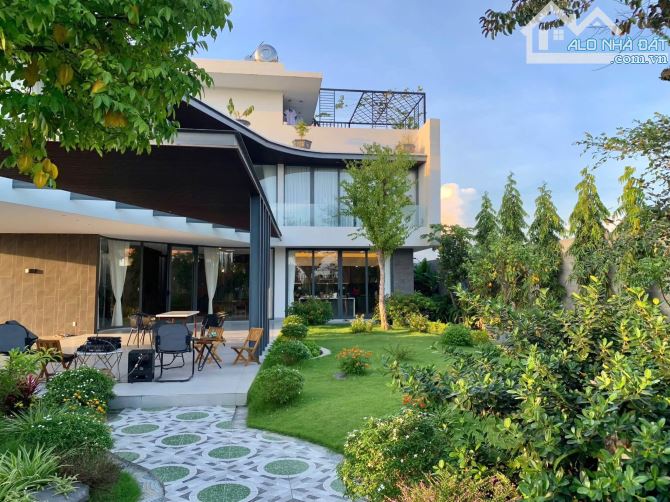 Căn biệt thự nhà vườn phường Long Hương Bà Rịa , TDT: 250m2 - Giá bán: 9 tỷ
