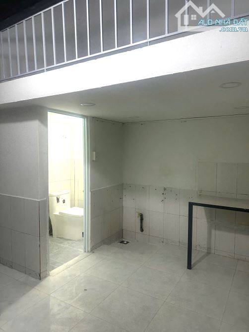 NHÀ TRỌ HỒ VĂN LONG CHO THUÊ 10 TRIỆU/THÁNG- 72M2(4x18) HẺM XE HƠI KO LỘGIỚI. CHỈ HƠN 4 TỶ