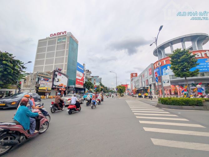 Bán Nhà mặt tiền Nguyễn Văn Lượng, sát bên Cityland, DT 256,7m2 - 3 tầng - Chỉ 175tr/m2