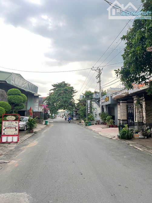 bán nhà kho 2 mặt tiền đường Phạm Thị Nghĩa, p.Tân Hiệp, Biên Hoà. sổ thổ cư 450m2