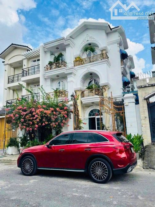 Bán Nhà Khu Biệt Thự 1073 CMT8 - Tân Bình - 11,4x19m Vuông 204m2 - Giá 39 Tỷ TL