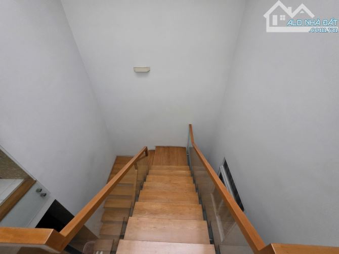 Bán Villa cao cấp Trần Hưng Đạo Quận 5 – Gara ô tô – Thang máy – Full nội thất – 170m2