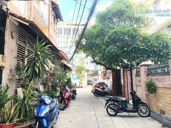 Bán nhà HXH Nguyễn Trãi Quận 1 – Ô tô ngủ trong nhà – 5 tầng – Chỉ 30m ra mặt tiền