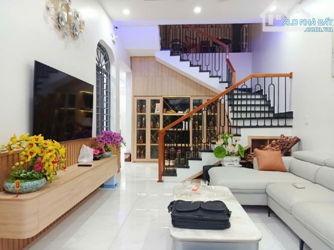 GẤP BÁN GIẢM 1 TỶ, BIỆT THỰ SÂN VƯỜN GẦN 500M²- MT 17.3M- 2 TẦNG -HÒA KHÁNH GIÁ 6TỶX