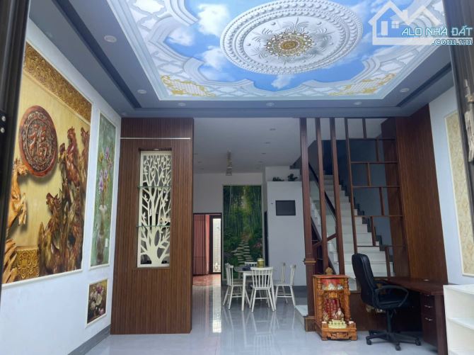 Bán nhà lầu khu tái định cư Vĩnh Quang
