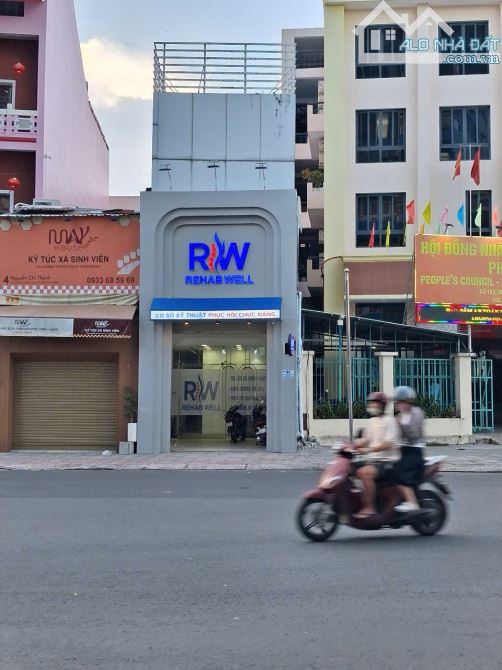 Bán nhà mặt tiền Nguyễn Chí Thanh, Phường 2, Quận 10 DT 4,5m x 26m nở hậu đẹp. CN 102 m2