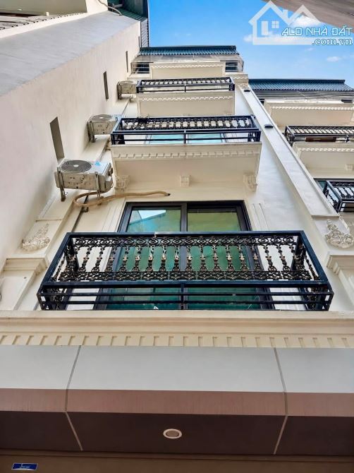 BÁN NHÀ NGÕ 273 CỔ NHUẾ, 35m 5T, MT 3.7m, NGÕ RỘNG, GẦN PHỐ, NHÀ MỚI Ở NGAY, GIÁ 7.5 TỶ