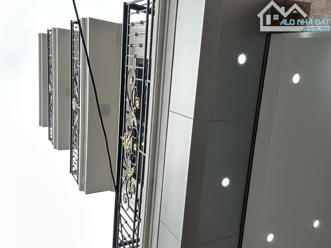 ĐỔI TỪ NHÀ NHỎ LÊN NHÀ CÓ THANG MÁY – CHỈ 5.6 tỷ