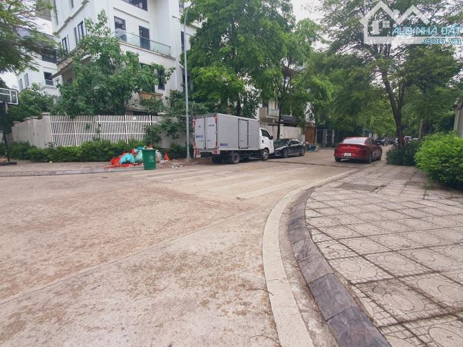 Bán liền kề Geleximco, đường 3 ô tô tránh, kinh doanh, giá cực rẻ 120m, mt 6m, chỉ 17 tỷ