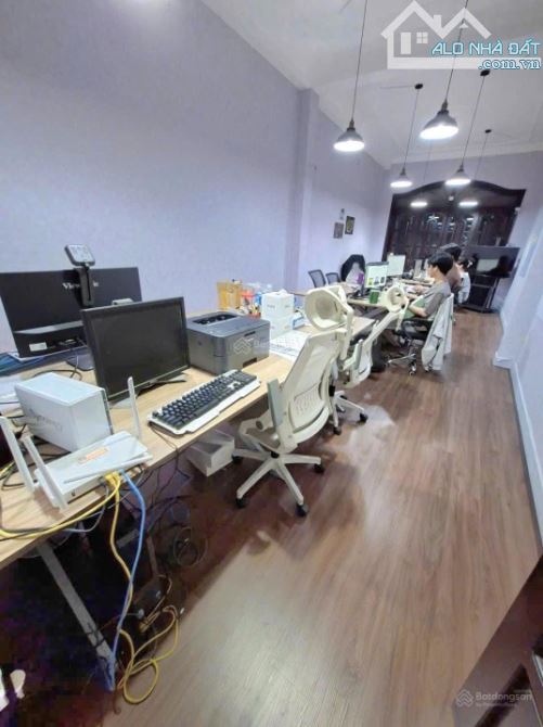 Nhà 5 tầng còn mới - Ngay Huỳnh Văn Bánh - Lê Văn Sỹ, Phú Nhuận ( 5.8X16) chỉ 11.2 tỷ