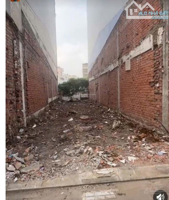 Bán khuôn nhà diện tích (4,5x18m), Hẻm 6m, đường Hoàng Văn Thụ, Tân Bình chỉ hơn 12 tỷ