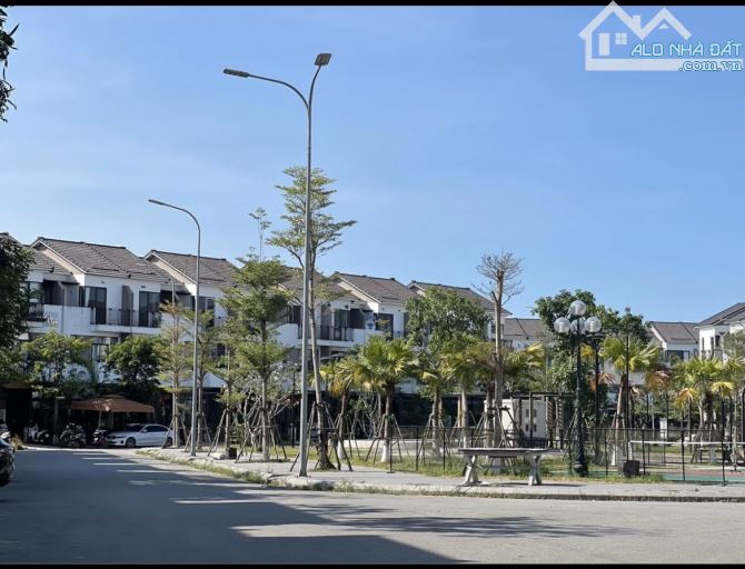 Bán nhà 3 tầng Khu C Royal park Huế