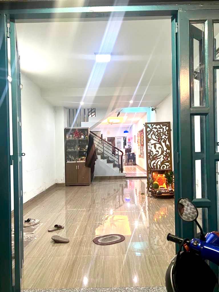 Bán nhà An Lạc Bình Tân, vợ chồng trẻ tìm nhà căn này đủ đẹp, đủ rộng, đủ tài chính