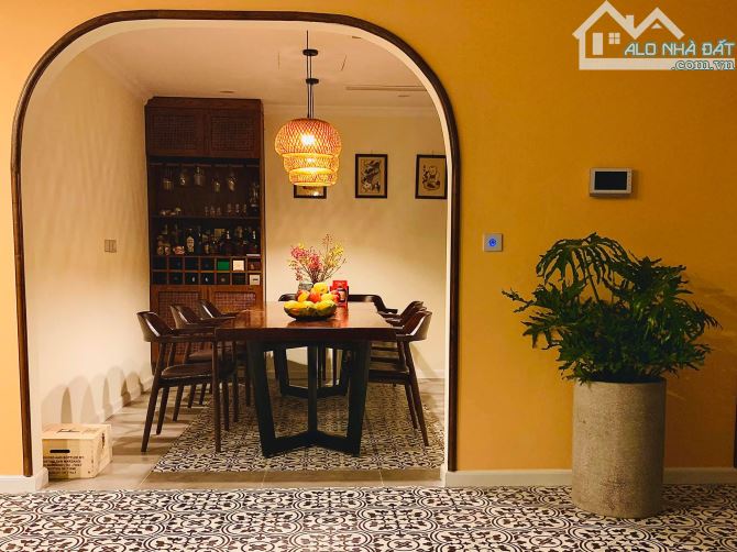 *Bán nhà 2 mê đường Nguyễn Khang, gần Hà Huy Tập, dt 98m2, giá 7,57 Tỷ