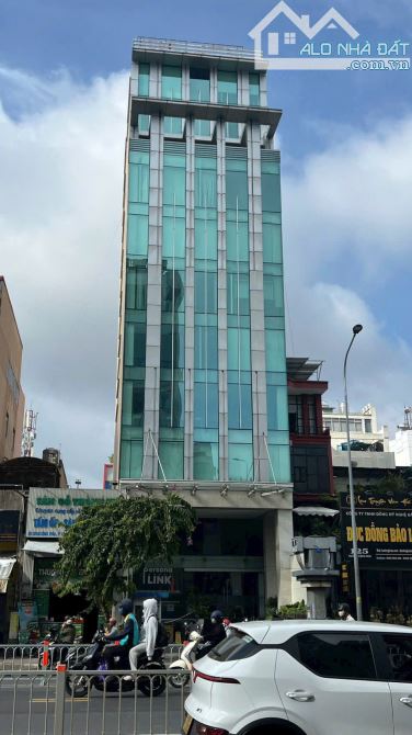 TÒA NHÀ VĂN PHÒNG MT số 123 CỘNG HÒA – NGAY TRUNG TÂM Q TÂN BÌNH. 2 HẦM 10 TẦNG
