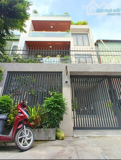 Biệt Thự 4 Tầng Ngay Trung Tâm Quận 5 - 152m²(8 x 19) Chính Chủ Đứng Tên - Chỉ Hơn 40 Tỷ
