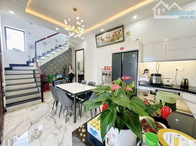 GIÁ CỰC TỐT CHO CĂN VILLA SÂN VƯỜN 200M2 TRỊNH HOÀI ĐỨC CHỈ 8TỶ5 TL